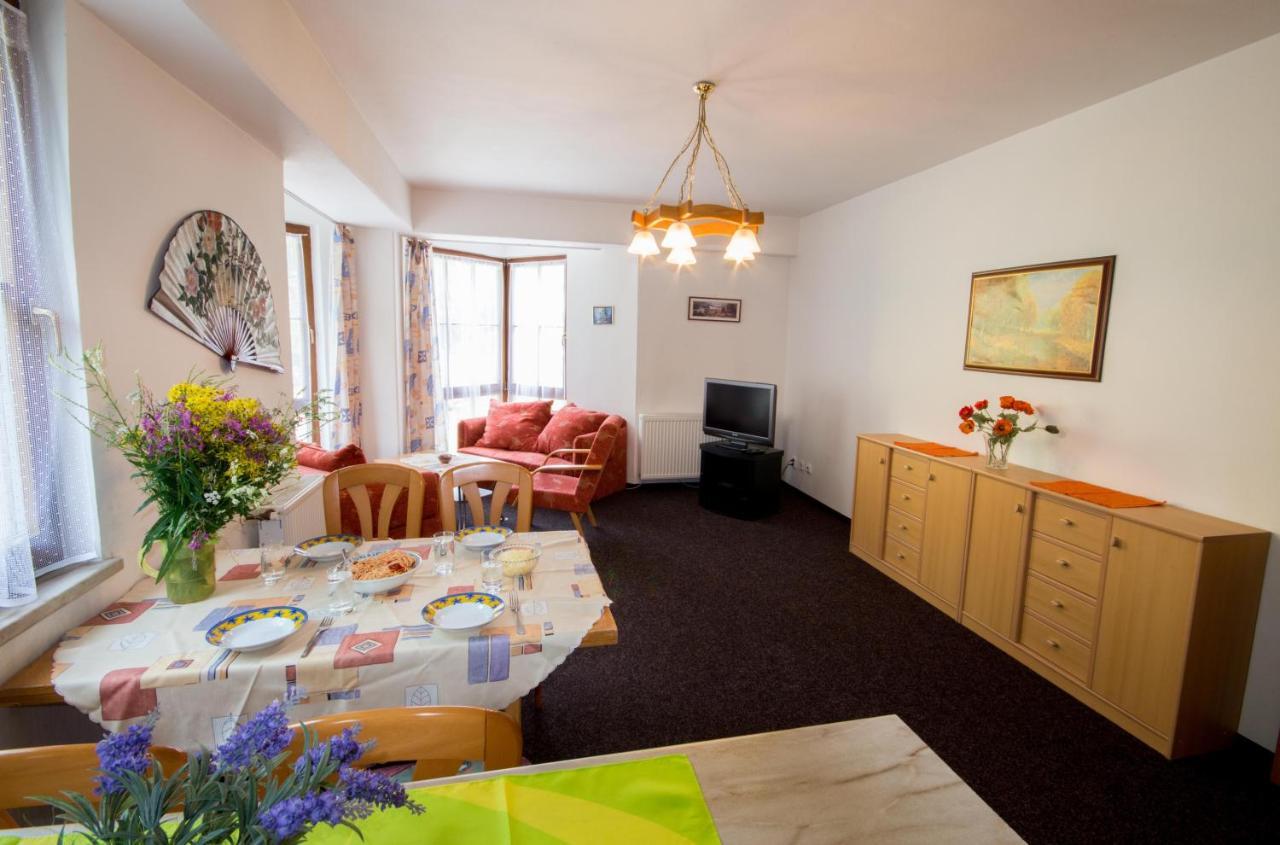Apartman K Lanovce Lägenhet Jáchymov Exteriör bild