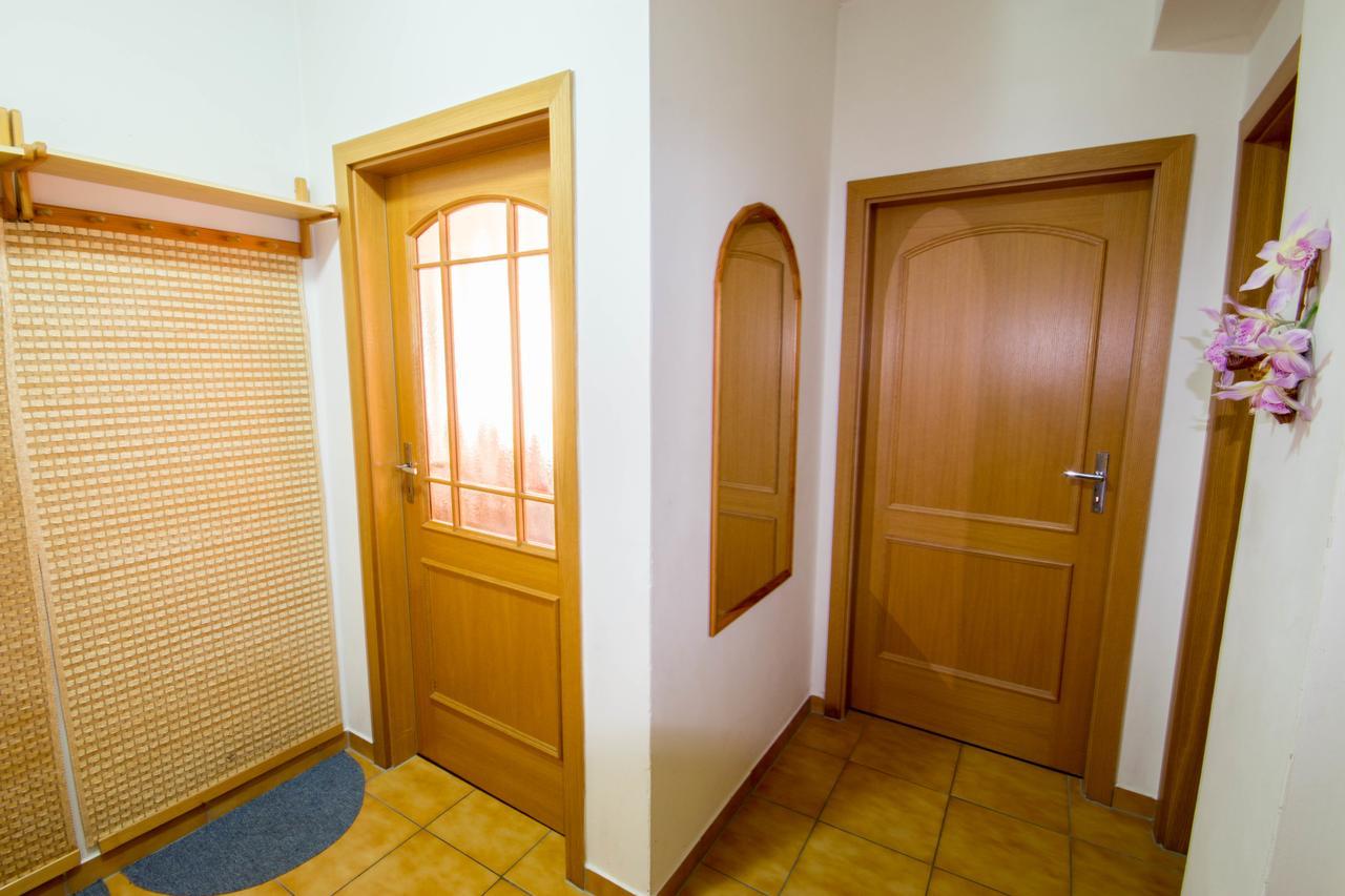 Apartman K Lanovce Lägenhet Jáchymov Exteriör bild